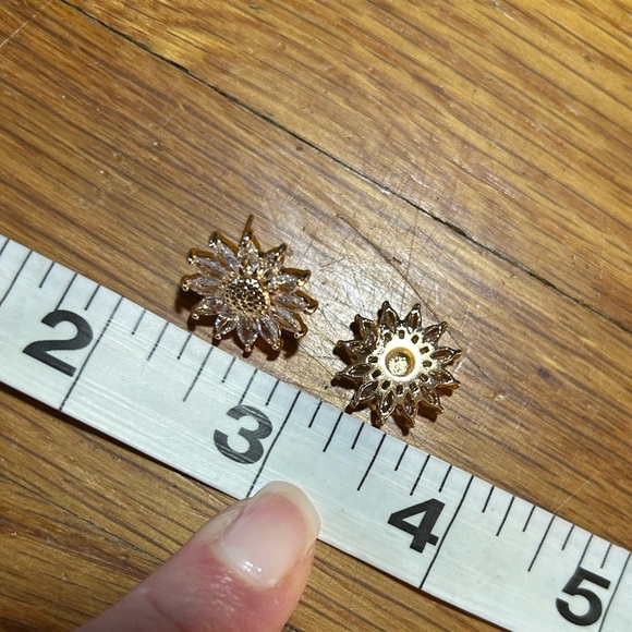 3/$25 Sunflower Stud Earrings - Picture 4 of 5